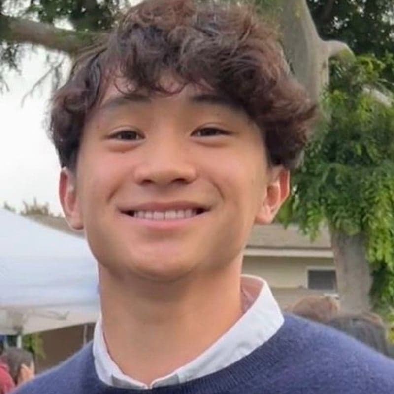 Headshot of Garrett Lee